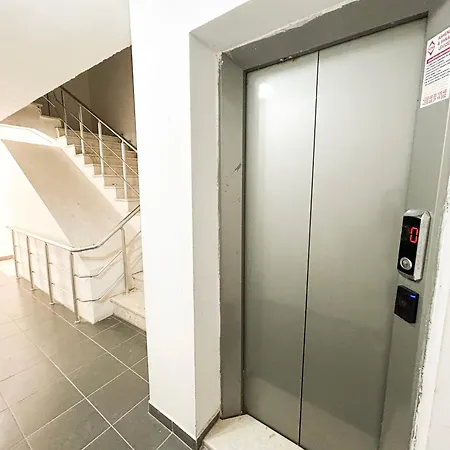 Studio 1082 * Durrës