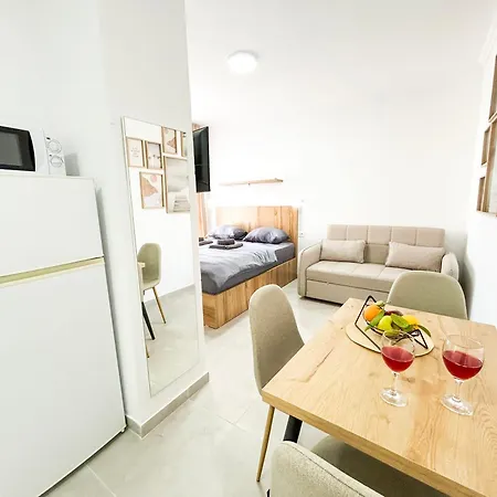 Studio 1082 Durrës